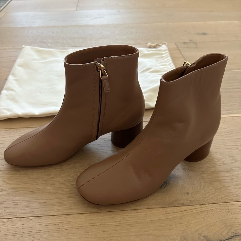 *NEW* Mansur Gavriel Glove boots